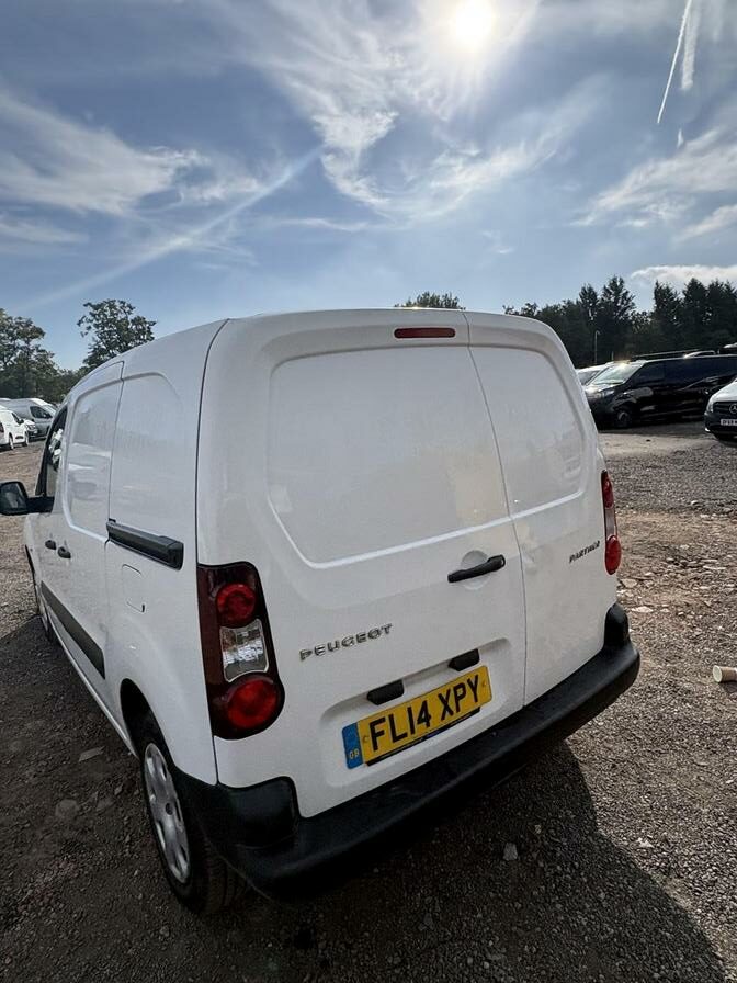 2014 Peugeot Partner – Model: Partner 850 Professional L1 HDi – FL14XPY