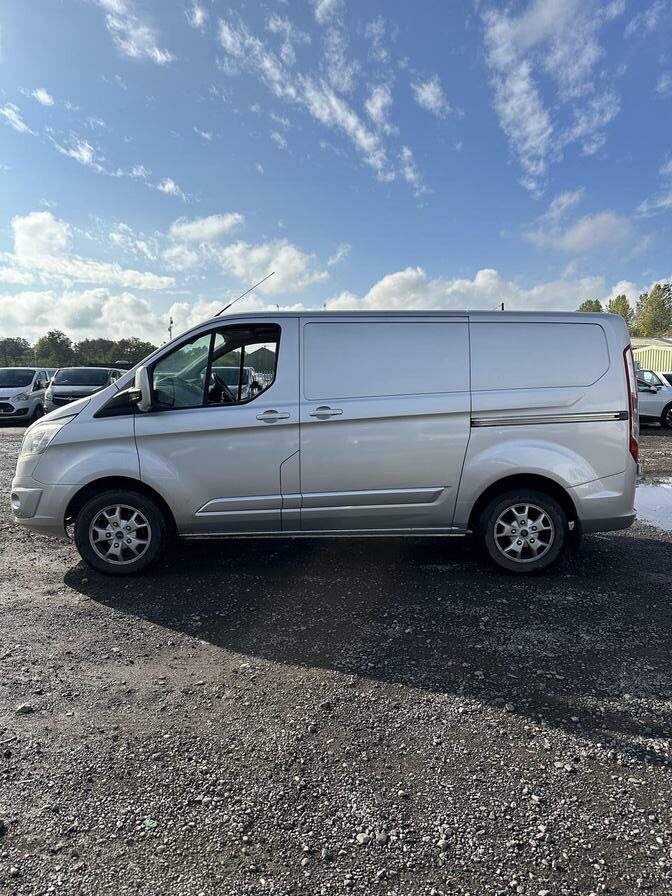 2014 Ford Transit Custom – Model: Transit Custom 270 Limited E-Tech – SF14XLH