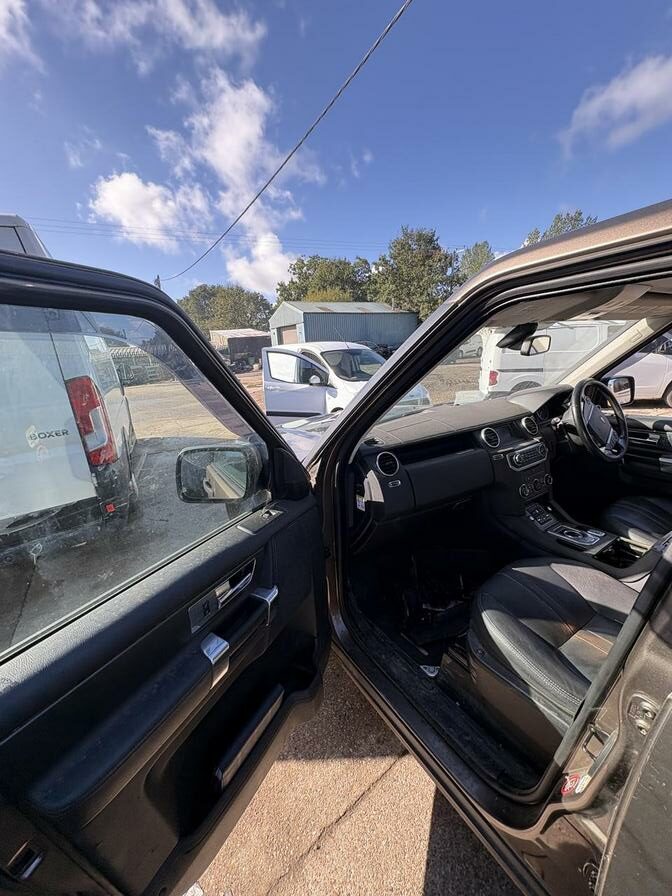 2012 Land Rover Discovery – Model: Discovery TDV6 Auto 210 – VE12FXO