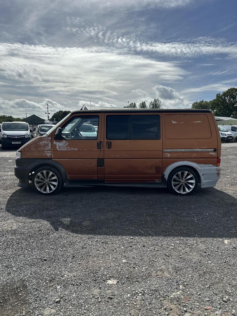 2002 Volkswagen Transporter – Model: Transporter TDI SWB – LJ02GKP