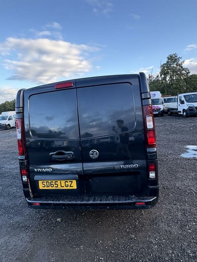 2015 Vauxhall Vivaro – Model: Vivaro 2700 Sportive CDTi – SD65LGZ