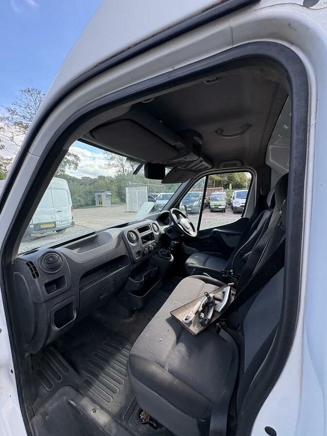 2013 Renault Master – Model: Master 125.35 LWB – BX13HDN