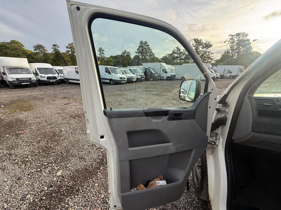2008 Volkswagen Transporter – Model: Transporter T28 102 TDI SWB – RF58KWZ