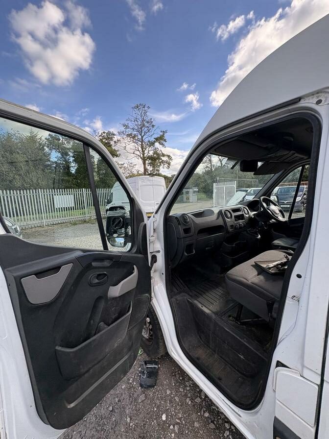 2013 Renault Master – Model: Master 125.35 LWB – BX13HDN