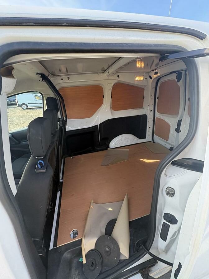 2017 Citroen Berlingo – Model: Berlingo 850 Enterprise Blue HDi – YH17VLZ