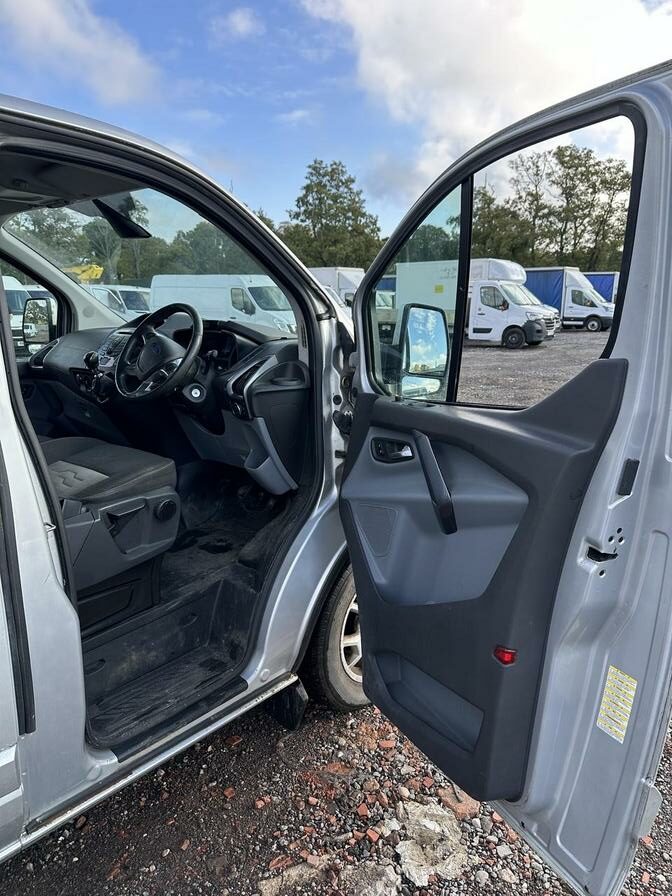 2014 Ford Transit Custom – Model: Transit Custom 270 Limited E-Tech – SF14XLH