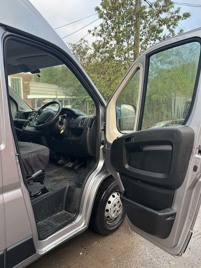 2021 Peugeot Boxer – Model: Boxer 335 Professional L2H2 Blue HDi – CJ21FVU