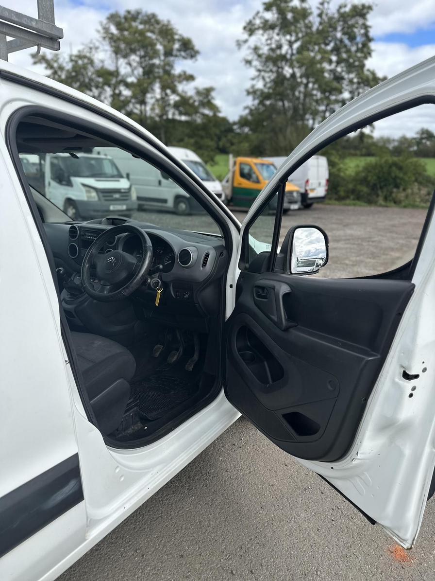 2012 Citroen Berlingo – Model: Berlingo 625 LX HDi – PN12YJZ