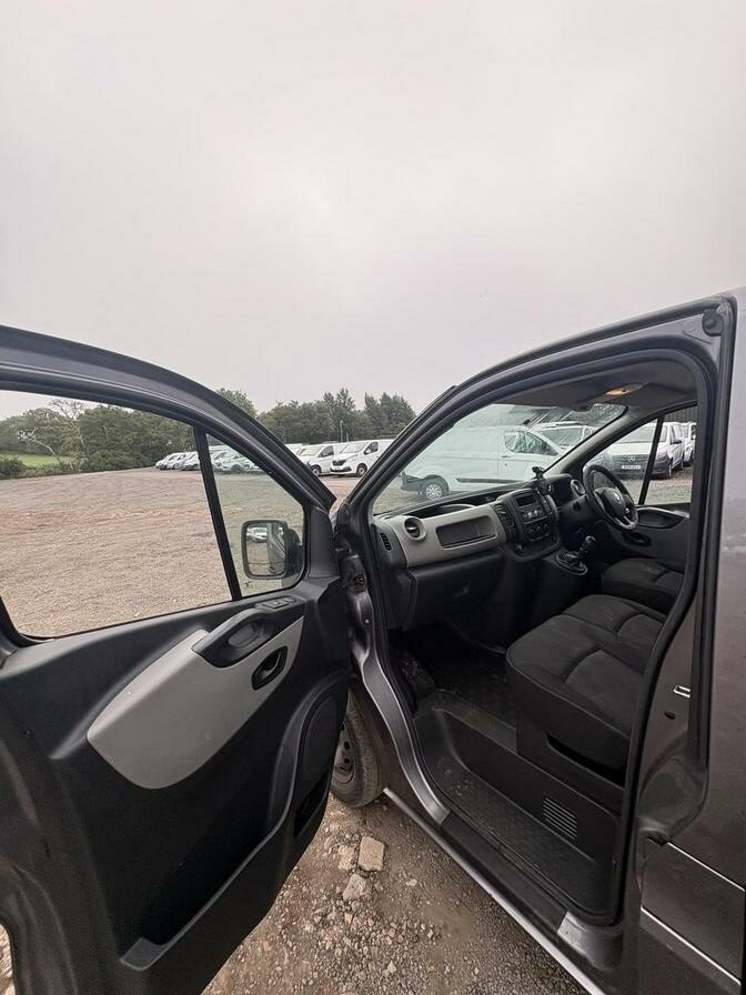 2015 Renault Trafic – Model: Trafic SL27 Business+ dCi – DN15HZT