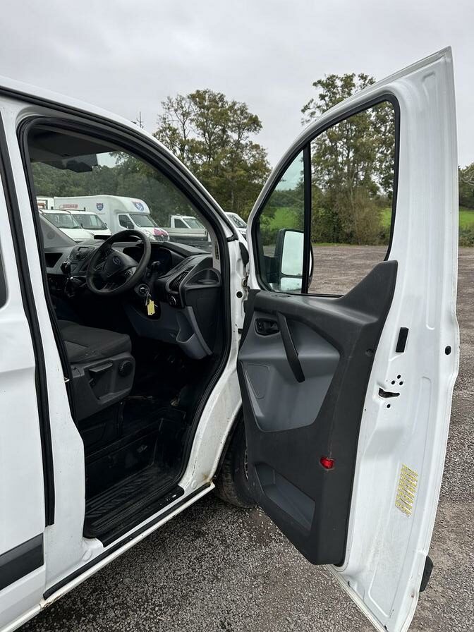 2014 Ford Transit Custom – Model: Transit Custom 290 E-Tech – NL14UZR