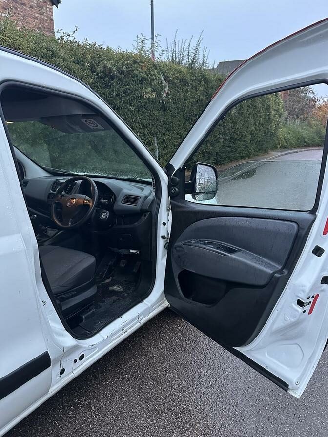 2017 Fiat Doblo Cargo – Model: Doblo 16v SX MultiJet II – CV17OED