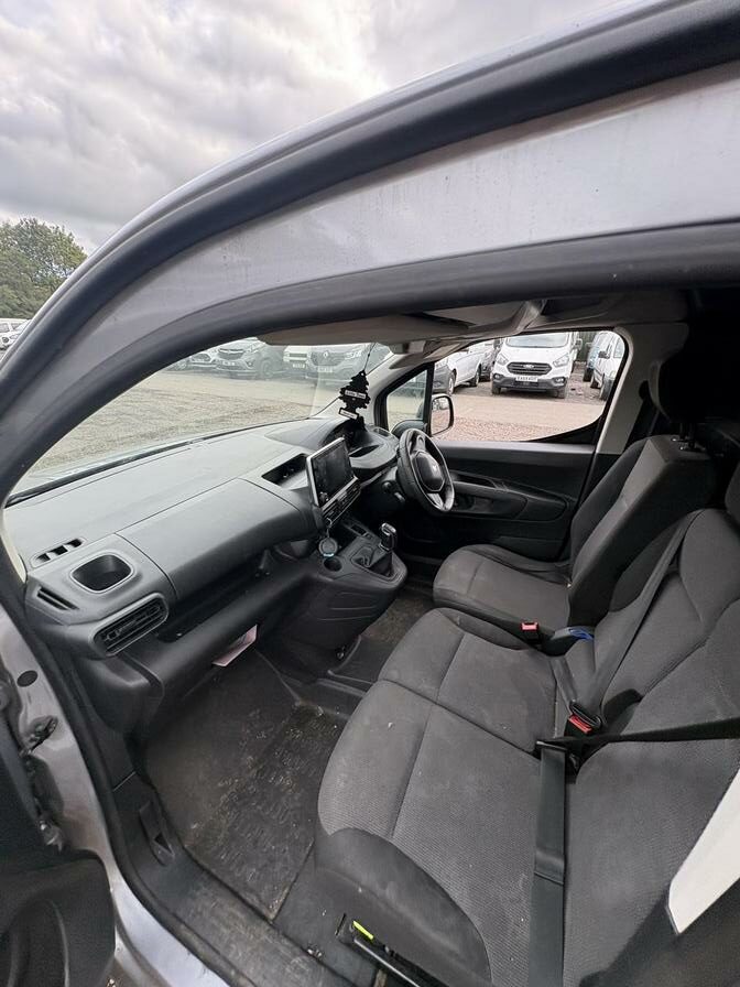 2021 Peugeot Partner – Model: Partner Professional Premium Blue HDi – BG71VUV