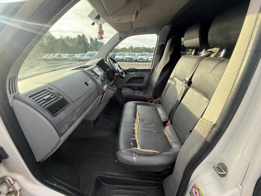 2008 Volkswagen Transporter – Model: Transporter T28 102 TDI SWB – RF58KWZ