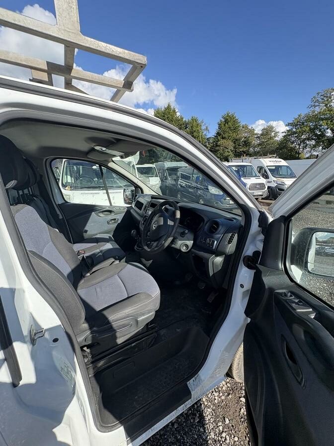 2015 Vauxhall Vivaro – Model: Vivaro  2700 CDTI – CV65OGJ