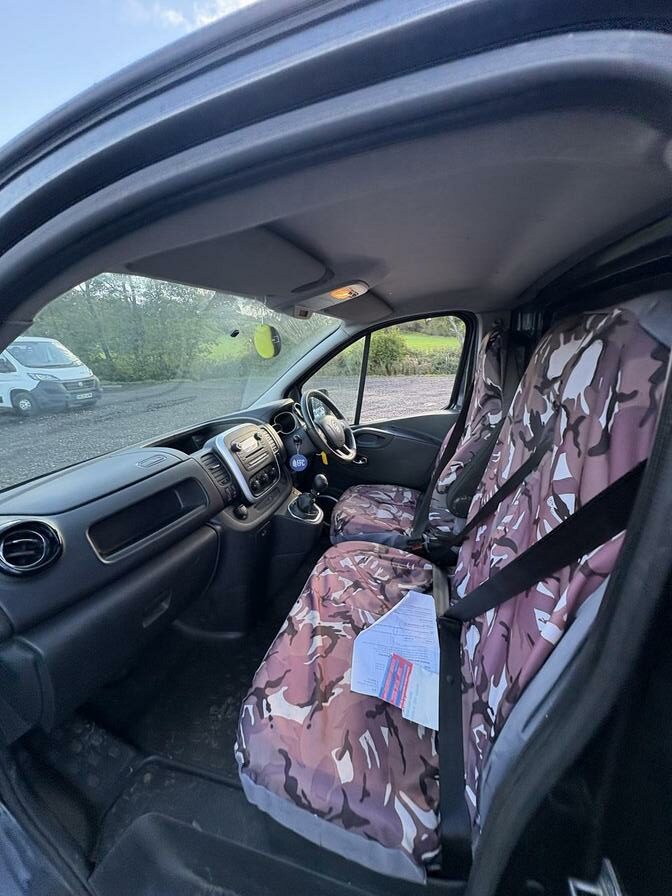 2015 Vauxhall Vivaro – Model: Vivaro 2700 Sportive CDTi – SD65LGZ