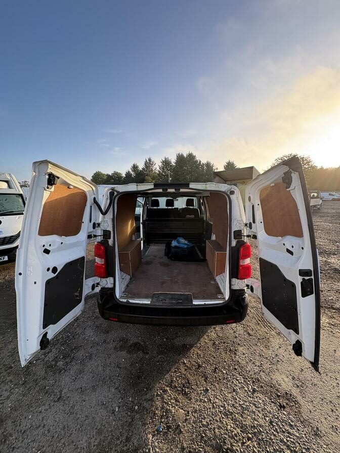2021 Vauxhall Vivaro – Model: Vivaro 2900 Dynamic S/S – DP70CBV