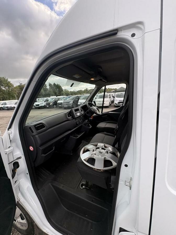 2022 Nissan Interstar – Model: Interstar Acenta dCi – BJ22YYR