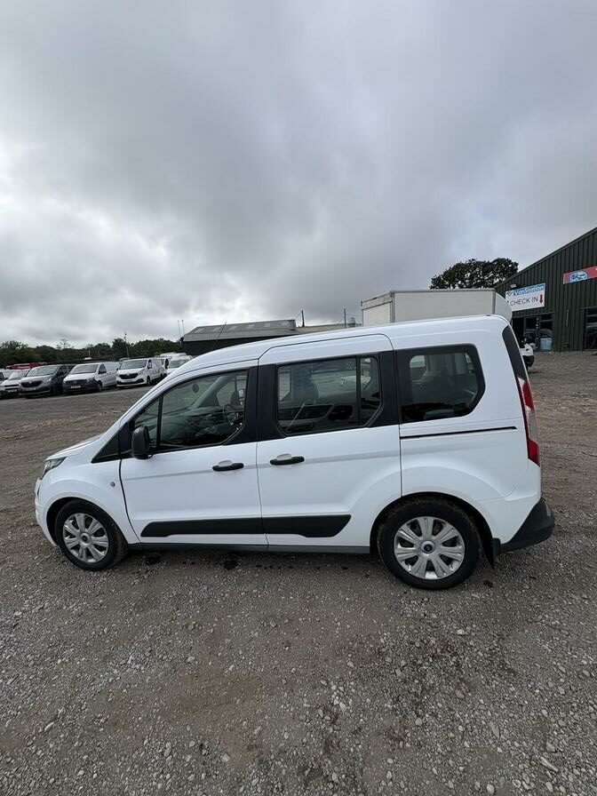 2015 Ford Tourneo Connect – Model: Tourneo Connect Style TDCi – YB15VWT
